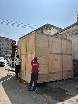Plastikowe urządzenia testowe do testowania izolatorów pod obciążeniem wielokrotnym w temperaturze 50°C i wilgotności