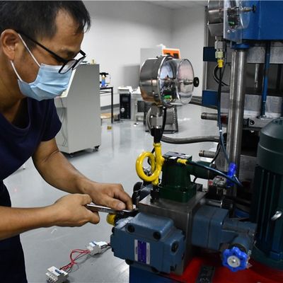 Prasa do formowania gumy przez kompresję, laboratorium, maszyna do testowania gumy